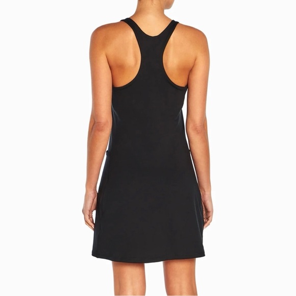 Athletic dress with pockets - Picture 4 of 5